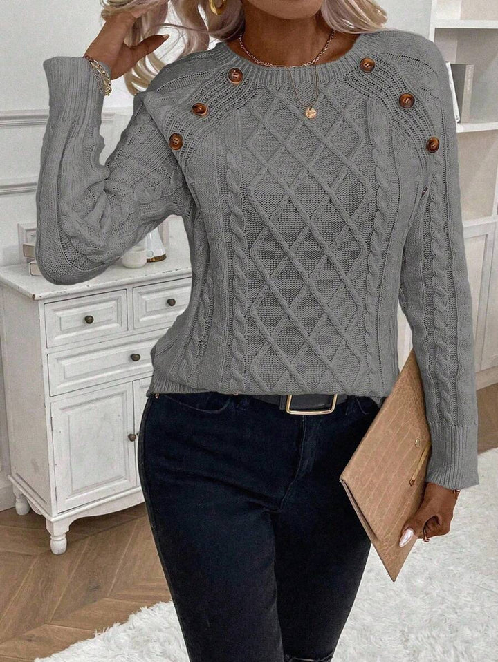 Clara – Pull en Maille Câble avec Détails Bouton