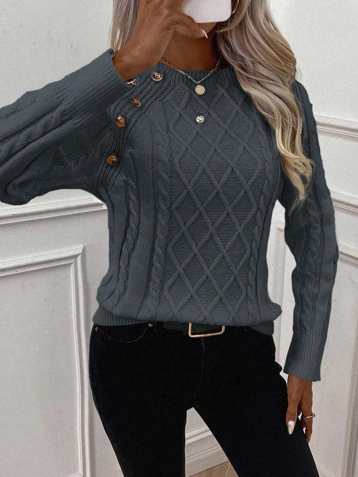 Clara – Pull en Maille Câble avec Détails Bouton