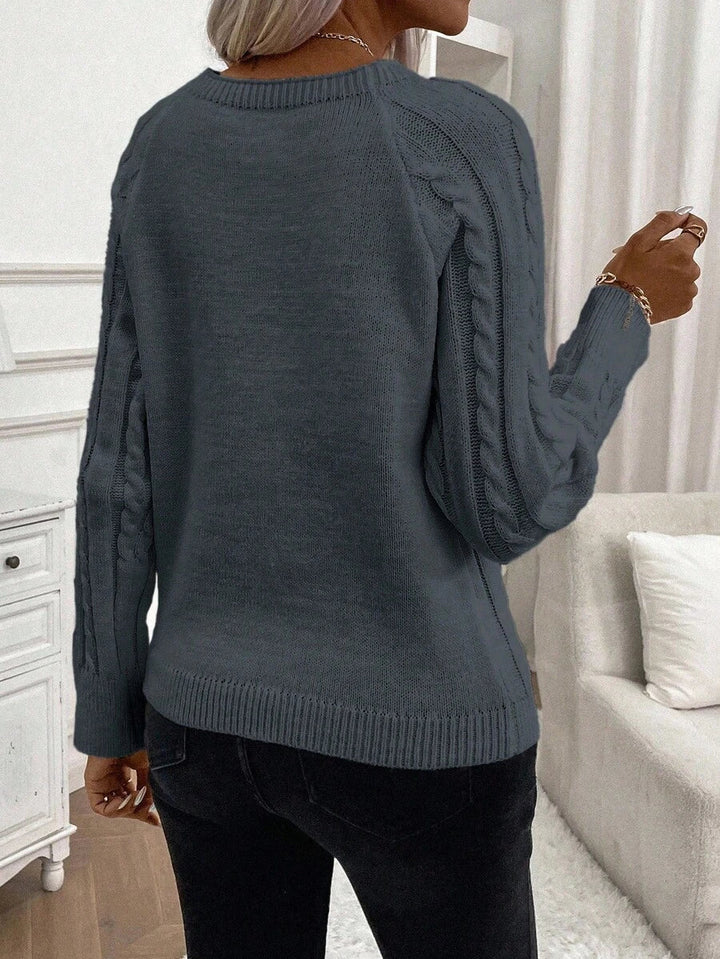 Clara – Pull en Maille Câble avec Détails Bouton