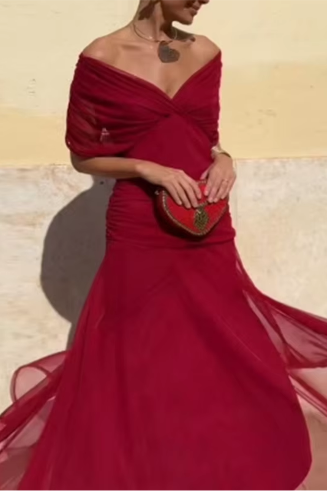 Louise | Robe de Soirée Maxi Élégante avec Décolleté en V